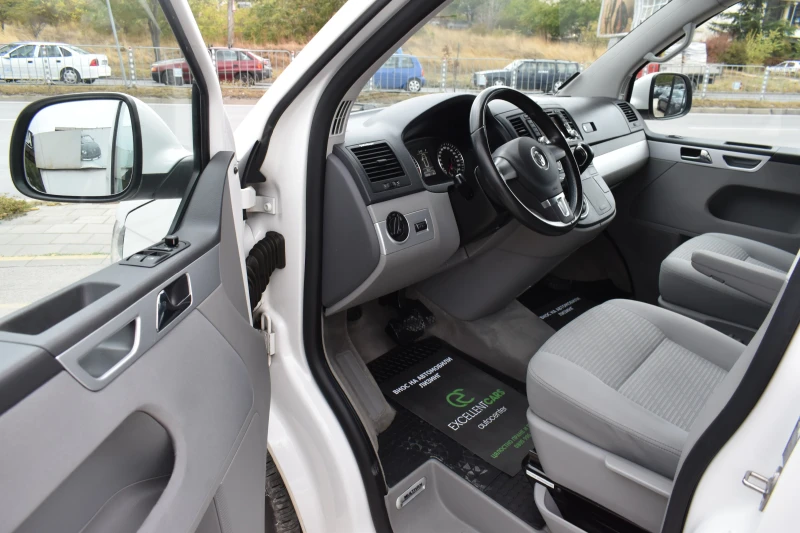 VW Multivan 2.0ТDI* 6+ 1места* 4х4, снимка 9 - Бусове и автобуси - 51933093