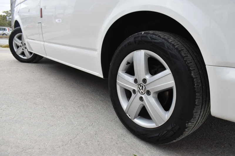 VW Multivan 2.0ТDI* 6+ 1места* 4х4, снимка 2 - Бусове и автобуси - 51933093