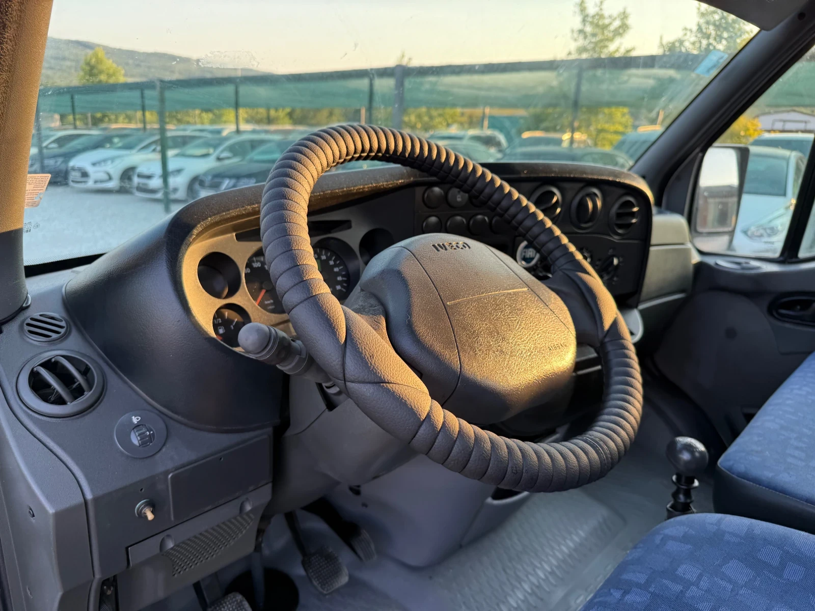Iveco Daily 35С15 САМОСВАЛ С КРАН 3.5Т КАТ Б КЛИМАТИК - изображение 8