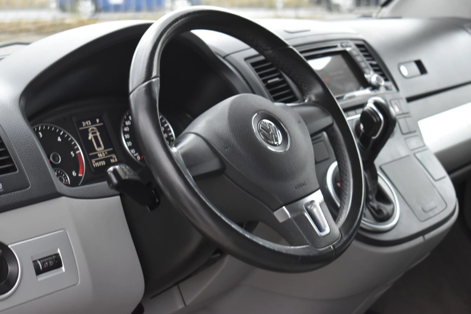 VW Multivan 2.0ТDI* 6+ 1места* 4х4 - изображение 10