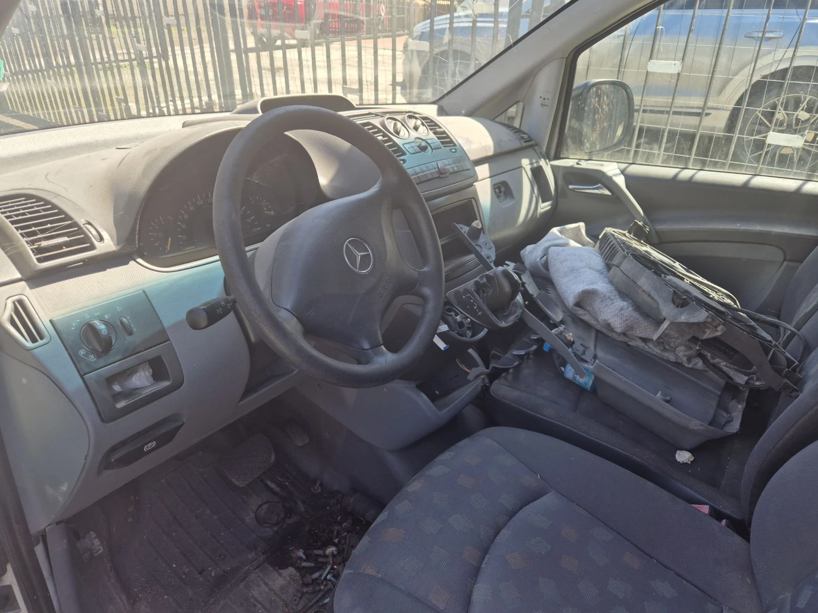 Mercedes-Benz Vito 111 CDI БЕЗ ДВИГАТЕЛ!!!, снимка 3 - Бусове и автобуси - 54110336