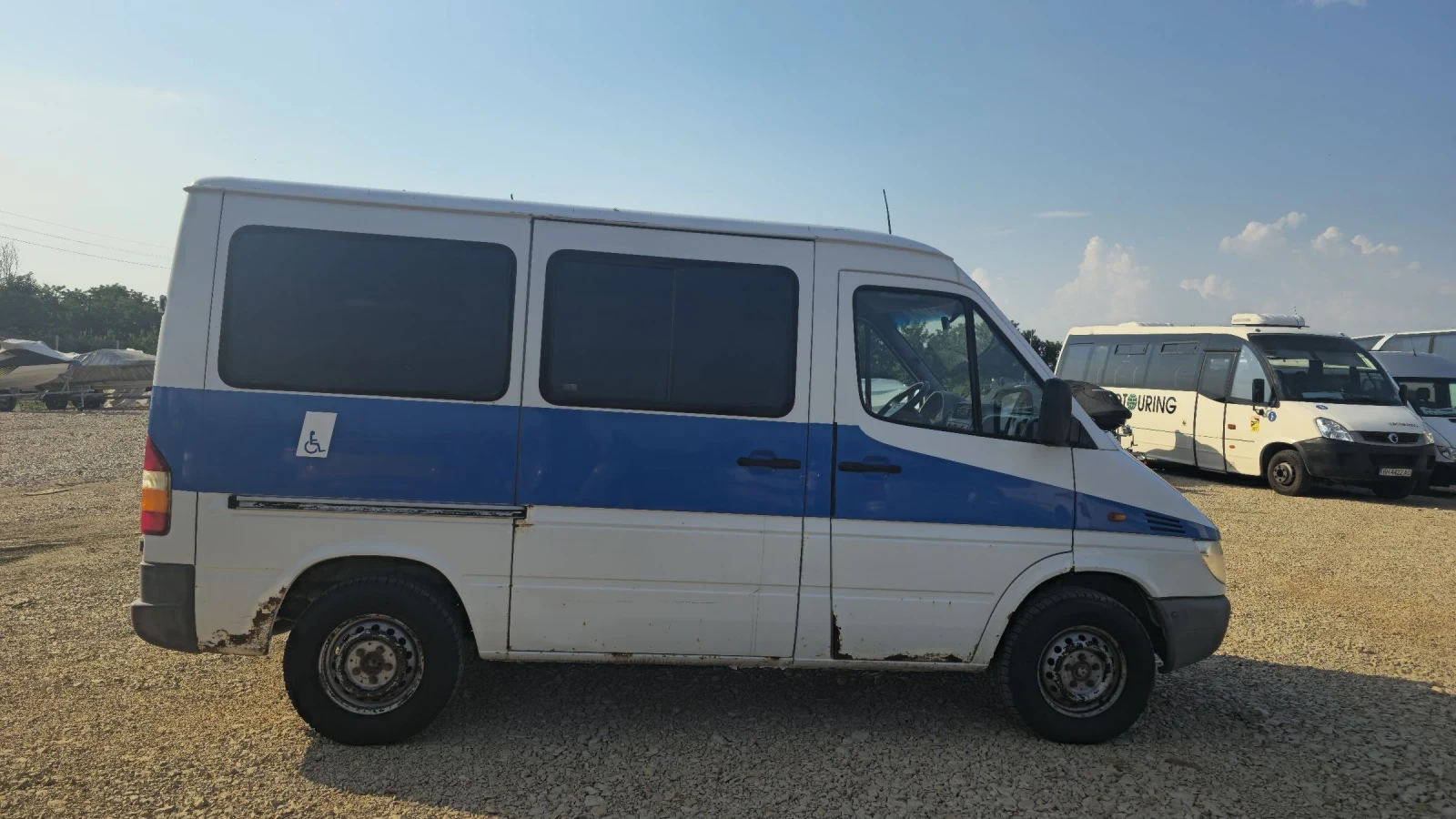 Mercedes-Benz Sprinter 208 Специализиран автомобил за хора с увреждания , снимка 4 - Бусове и автобуси - 55148101