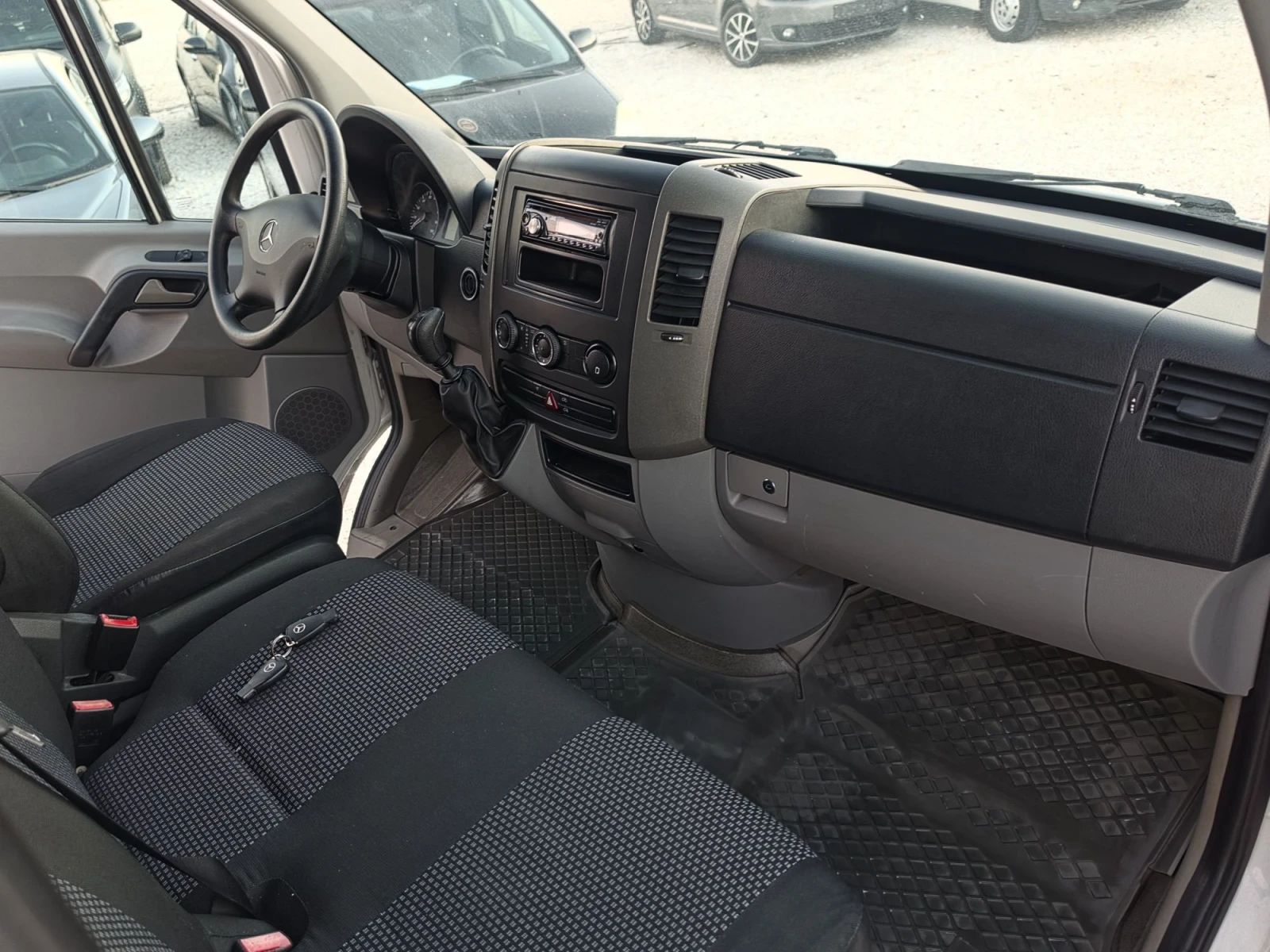 Mercedes-Benz Sprinter 318 3.0 CDI , снимка 13 - Бусове и автобуси - 56120633