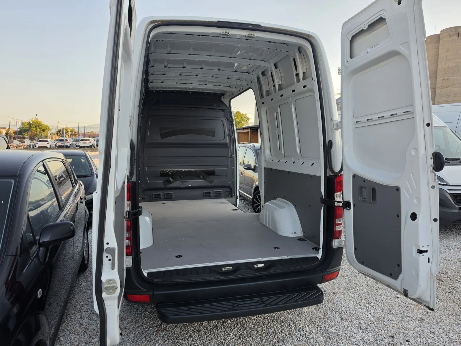 Mercedes-Benz Sprinter 318 3.0 CDI , снимка 15 - Бусове и автобуси - 56120633