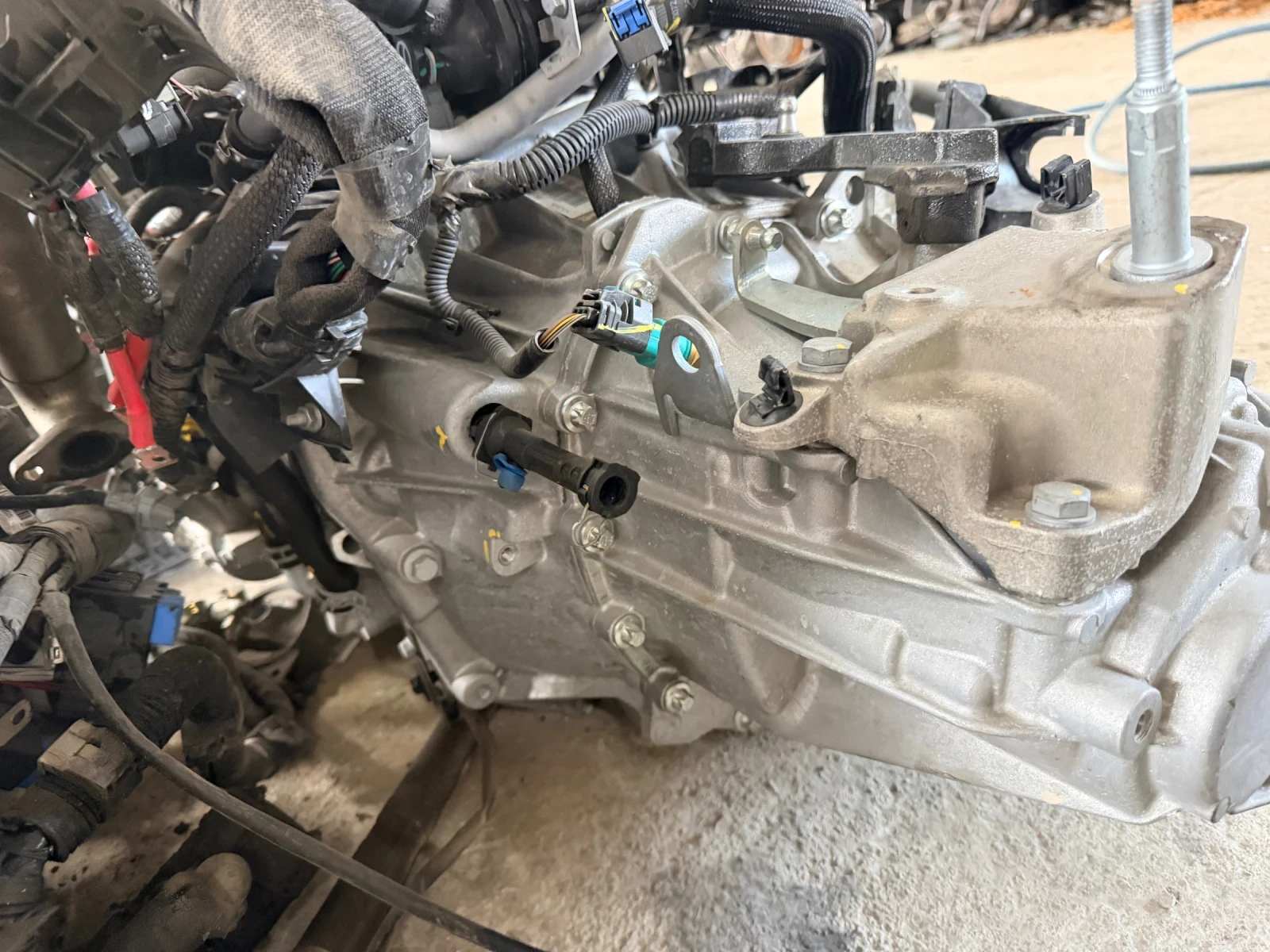 TL4 B 374 B002914 Ръчна 6 степенна скоростна кутия RENAULT EXPRSS 1.3Tce 2023  TL4B374 