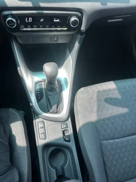 Toyota Yaris 1.5 HYBRID 2022г 38 хил км!!!!!!!, снимка 11