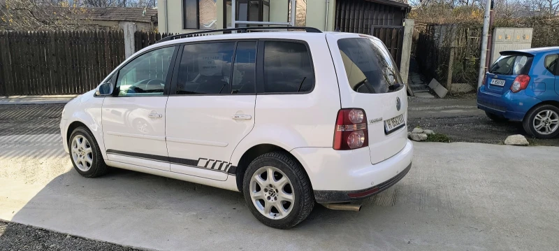 VW Touran, снимка 5 - Автомобили и джипове - 48666205