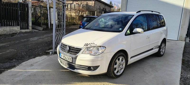 VW Touran, снимка 4 - Автомобили и джипове - 48666205