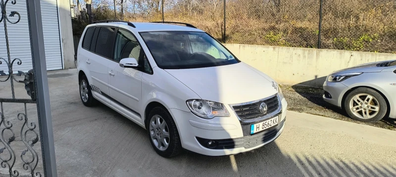 VW Touran, снимка 2 - Автомобили и джипове - 48666205