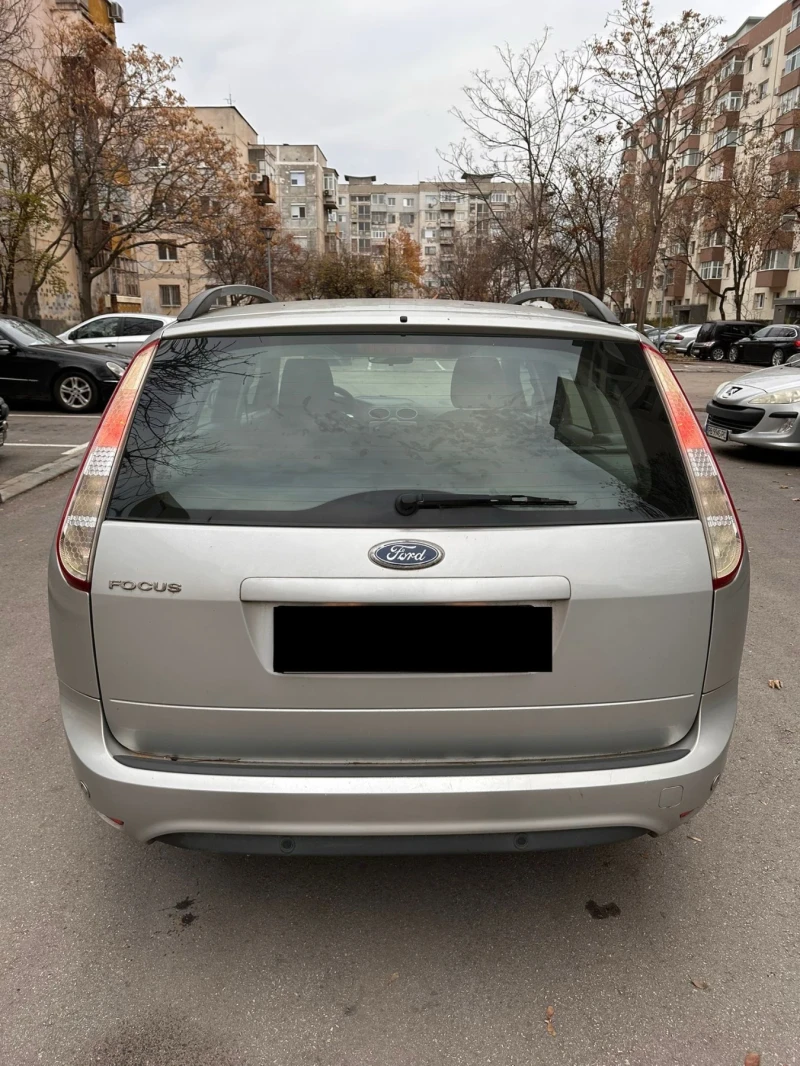 Ford Focus 1.6i Парктроник/Климатик/100к.с., снимка 6 - Автомобили и джипове - 49315522