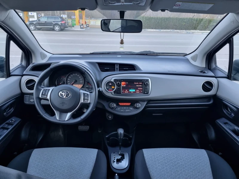 Toyota Yaris 1.33i АВТОМАТ ШВЕЙЦАРИЯ, снимка 9 - Автомобили и джипове - 49441390