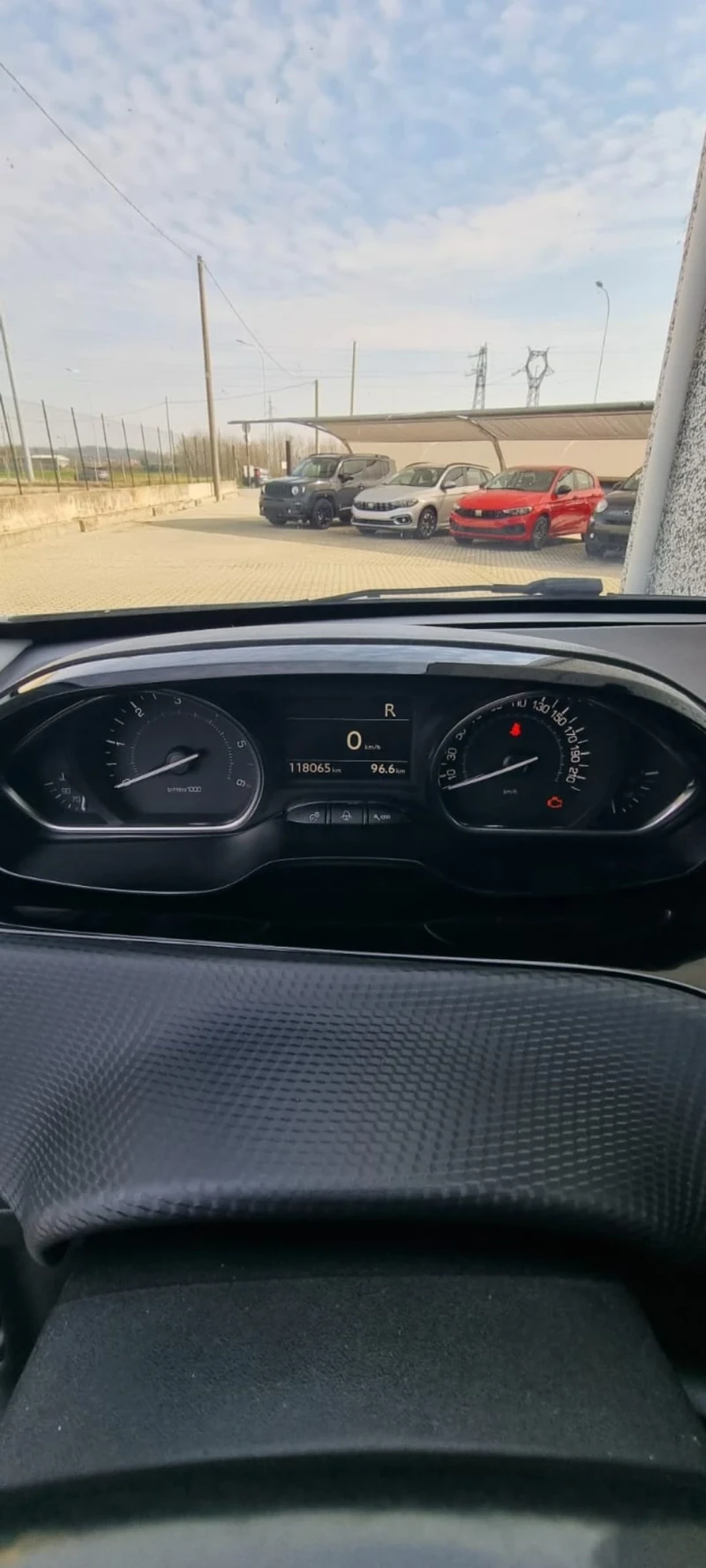 Peugeot 2008 1.6 HDI AUTOMAT, снимка 13 - Автомобили и джипове - 49454700