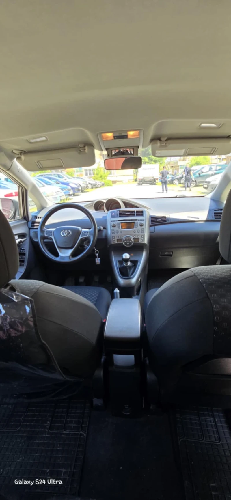 Toyota Verso 2.0, снимка 7 - Автомобили и джипове - 51153515