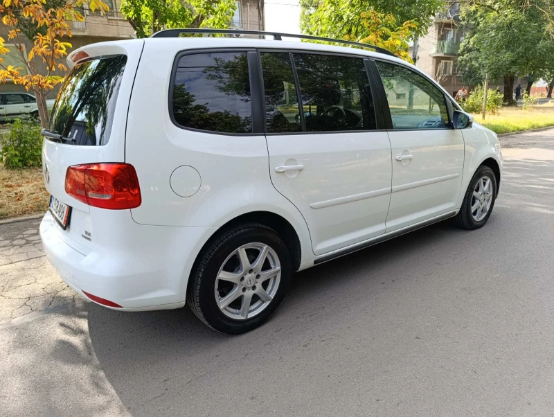 VW Touran 2015г, LED, Ксенон, камера за задно, навигация , снимка 5 - Автомобили и джипове - 51215607