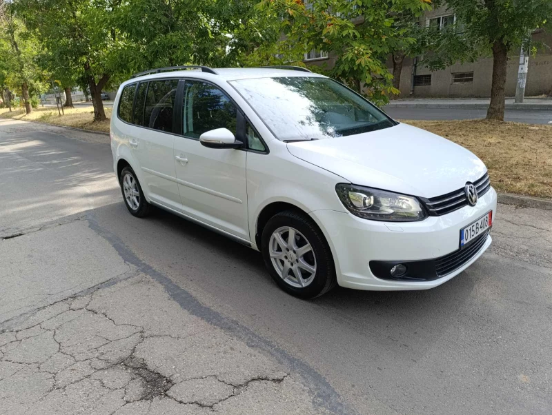 VW Touran 2015г, LED, Ксенон, камера за задно, навигация , снимка 2 - Автомобили и джипове - 51215607