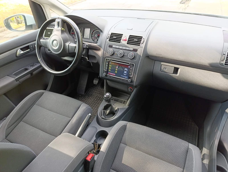 VW Touran 2015г, LED, Ксенон, камера за задно, навигация , снимка 11 - Автомобили и джипове - 51215607