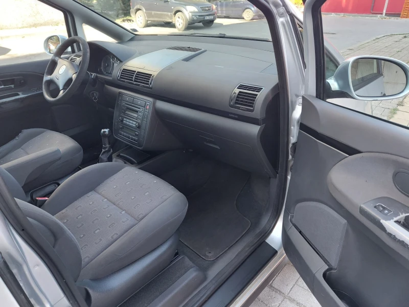 VW Sharan 1.9 TDI 4x4 116 к с, снимка 17 - Автомобили и джипове - 52592967