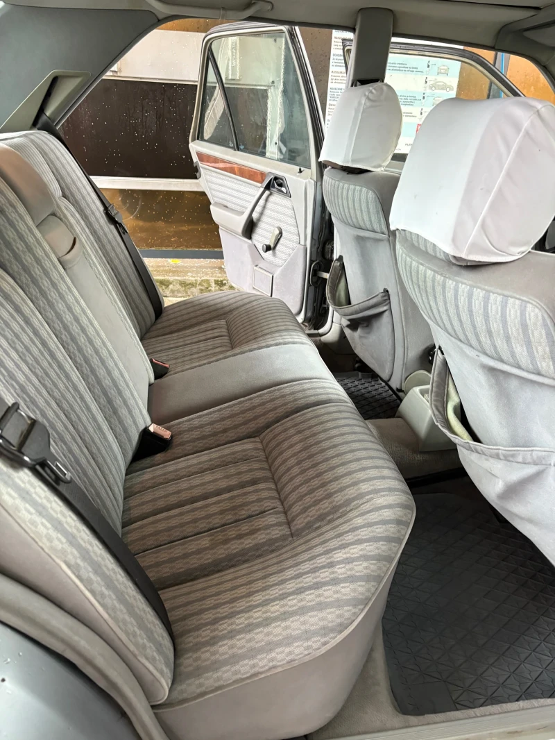 Mercedes-Benz 124 300D, снимка 14 - Автомобили и джипове - 52340794