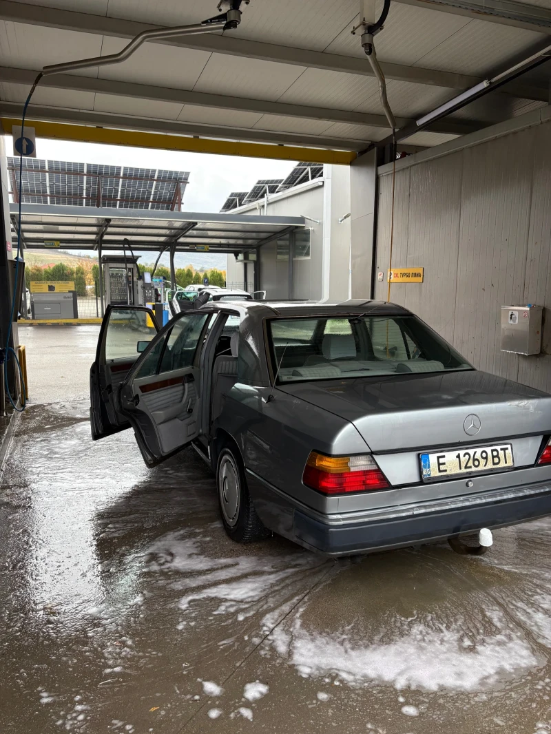 Mercedes-Benz 124 300D, снимка 4 - Автомобили и джипове - 52340794