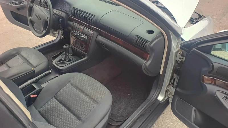 Audi A4 1, 8 газов инжекцион, снимка 8 - Автомобили и джипове - 52907444