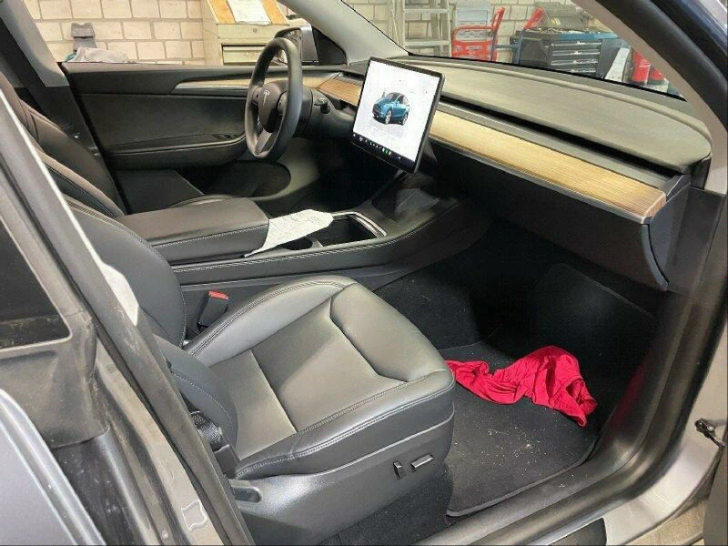 Tesla Model Y Performance , снимка 9 - Автомобили и джипове - 53179040