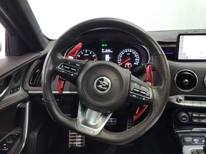 Kia Stinger 3.3 AWD GT - САМО 30% АВАНС, снимка 13 - Автомобили и джипове - 55889012