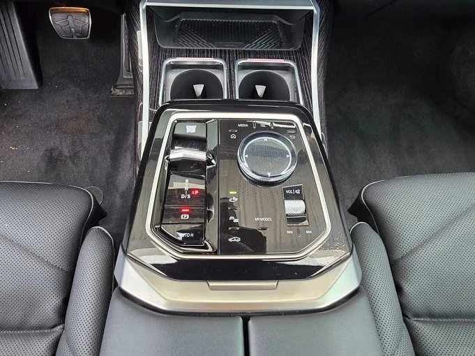 BMW 740 d xDrive = M-Sport Pro = Гаранция, снимка 10 - Автомобили и джипове - 55890227