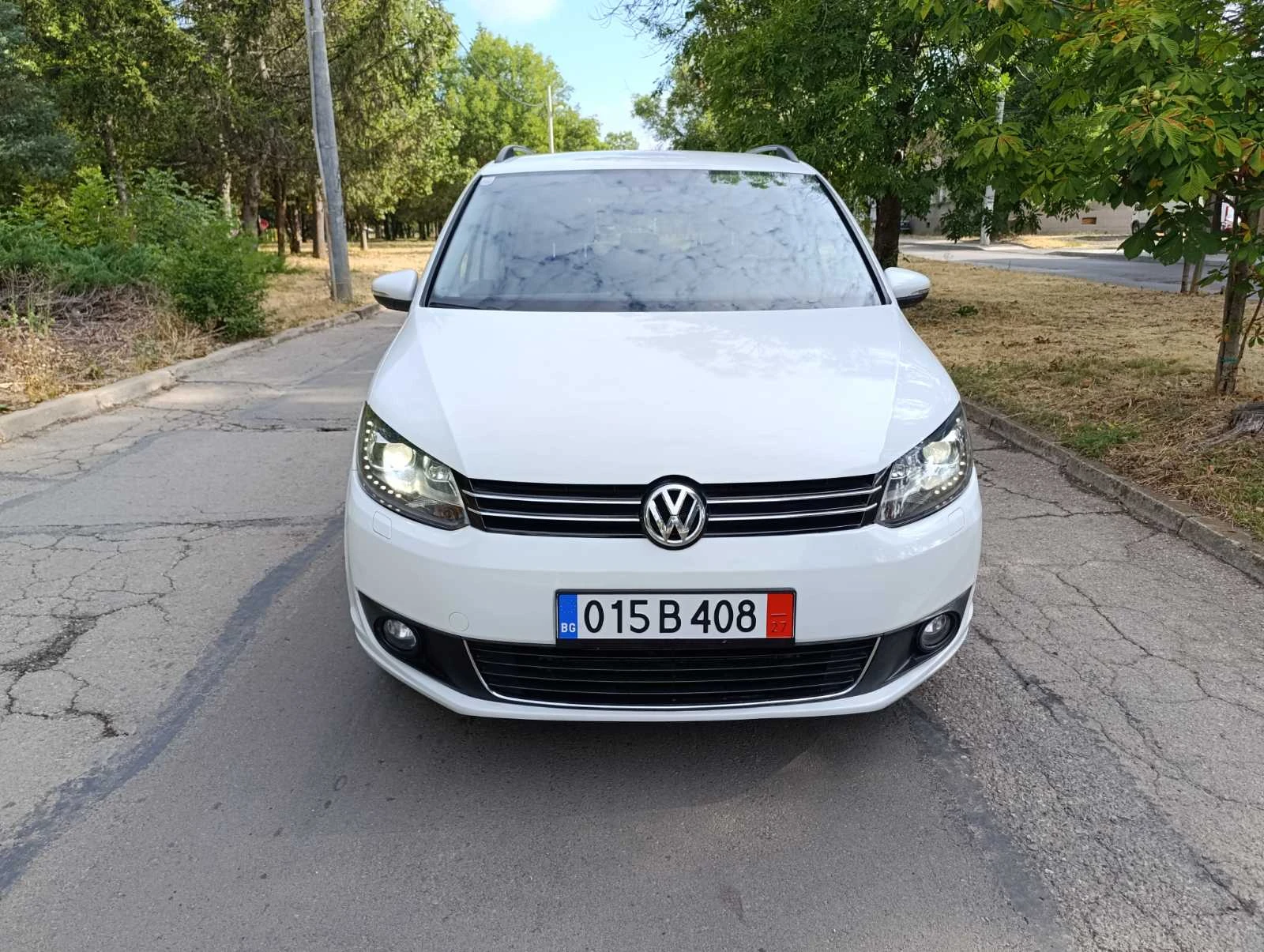 VW Touran 2015г, LED, Ксенон, камера за задно, навигация , снимка 1