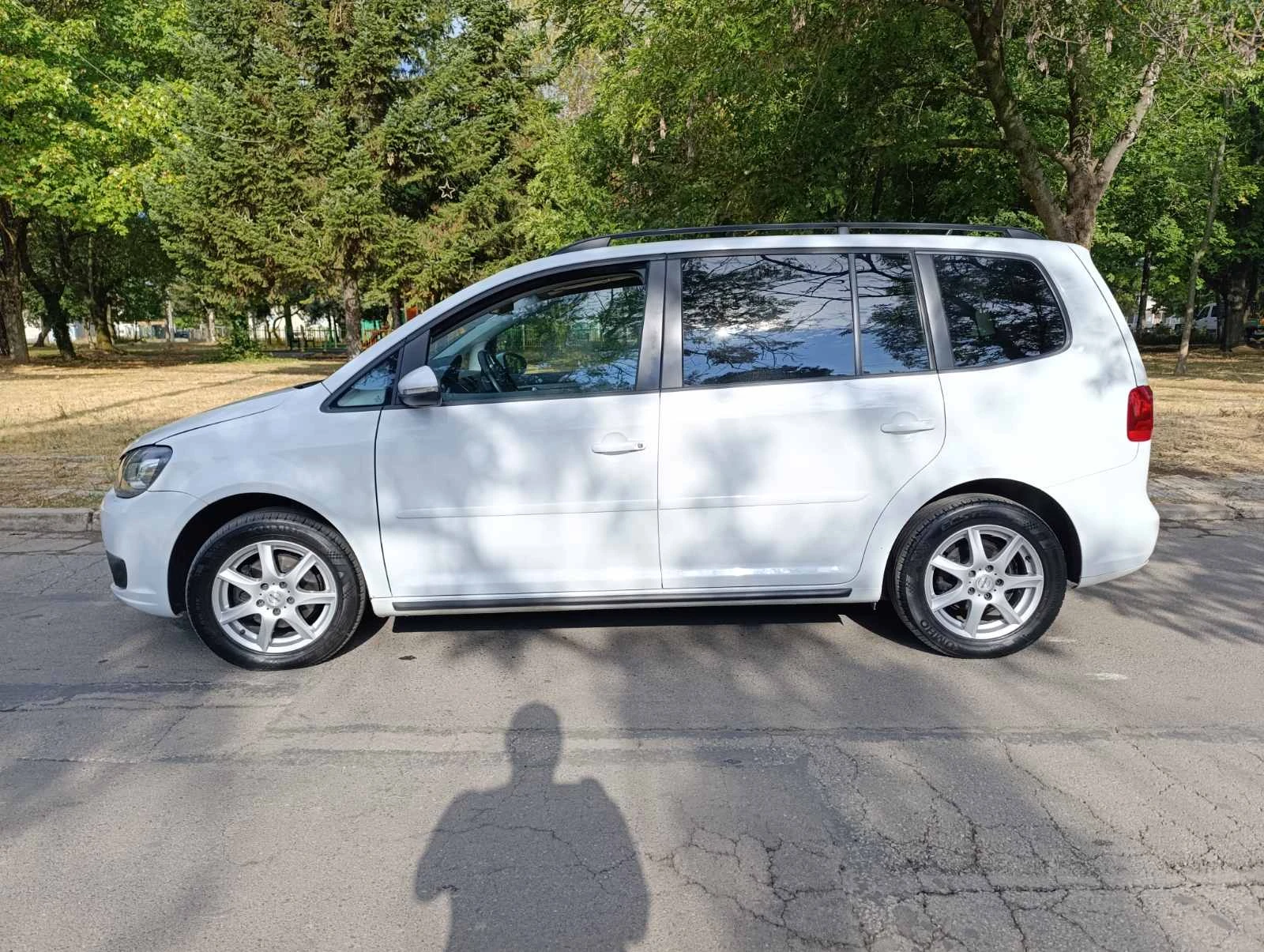 VW Touran LED, Ксенон, камера за задно виждане  - изображение 8