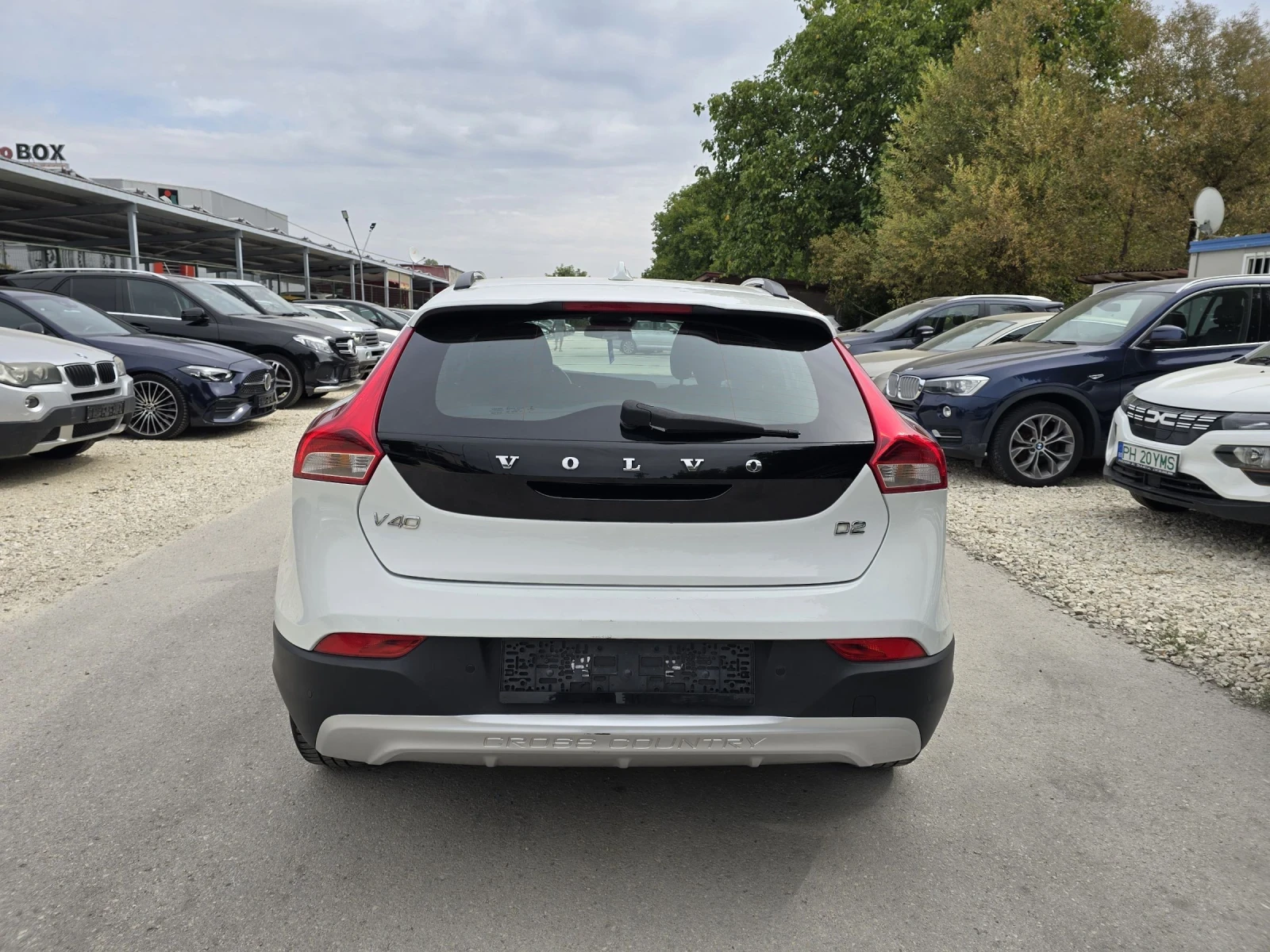 Volvo V40 Cross Country 2.0D 120к.с Топ състояние  - изображение 6