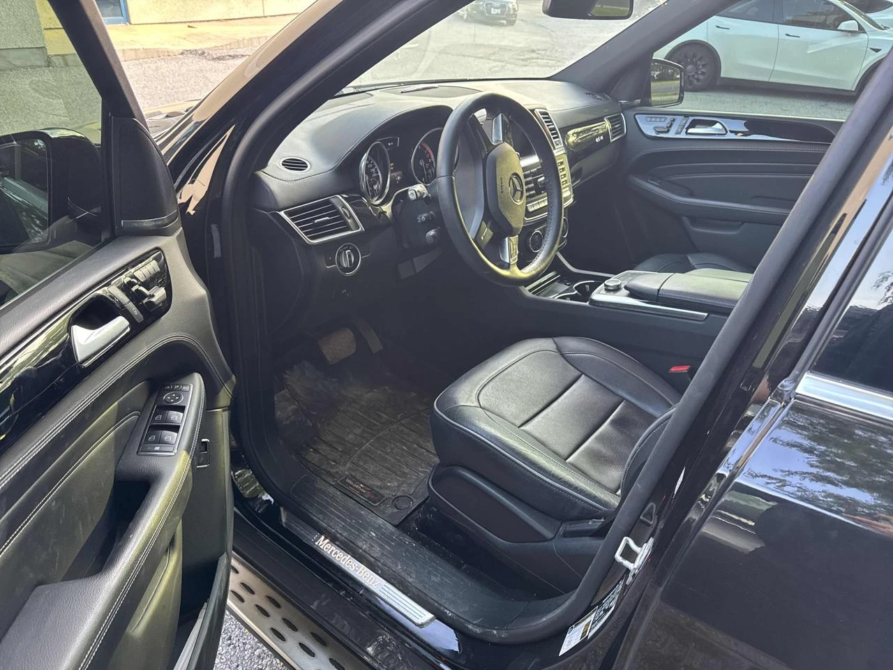 Mercedes-Benz ML 550 4MATIC* Авто финансиране* Карфакс - изображение 5