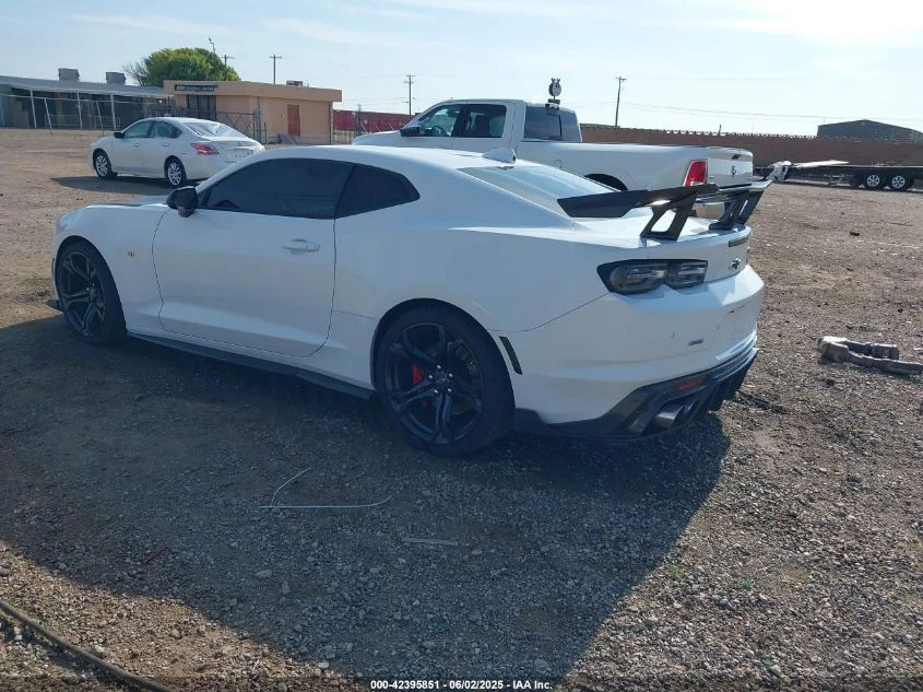 Chevrolet Camaro 6.2L V-8 DI, VVT, 455HP Rear Wheel Drive - изображение 9