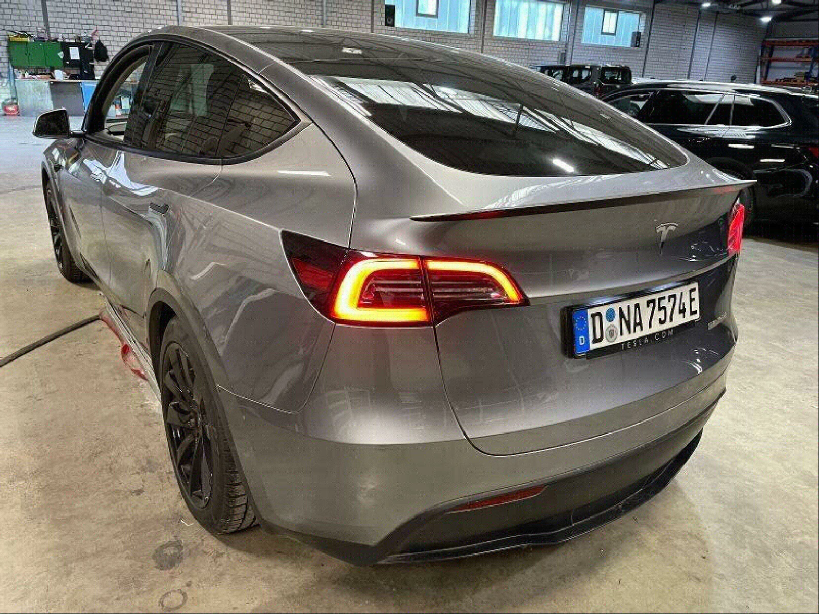 Tesla Model Y Performance  | Mobile.bg � ����������� 4