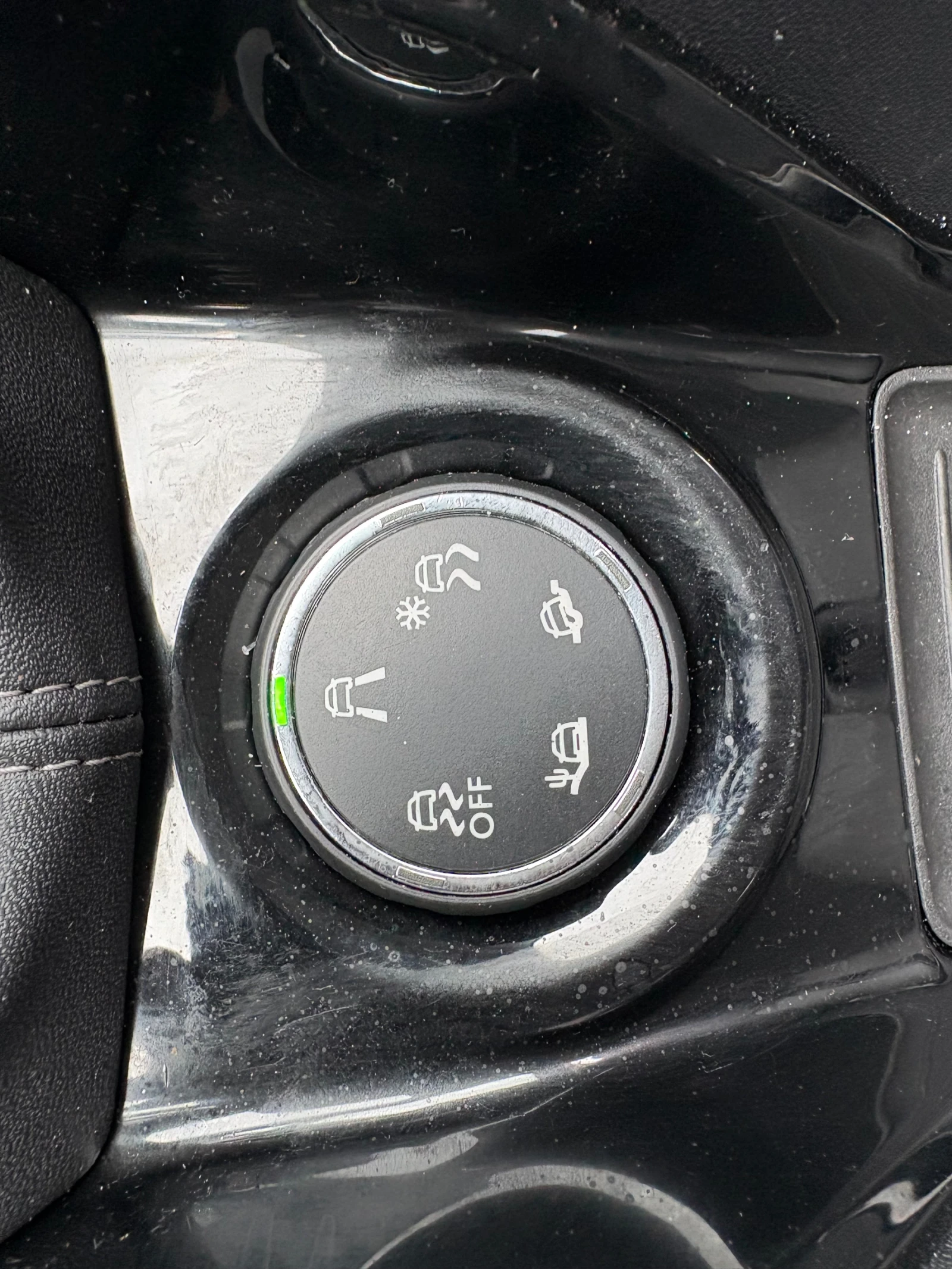 Peugeot 2008 1.6HDI* ALLURE* ЛИЗИНГ* БАРТЕР* , снимка 12 - Автомобили и джипове - 54026493