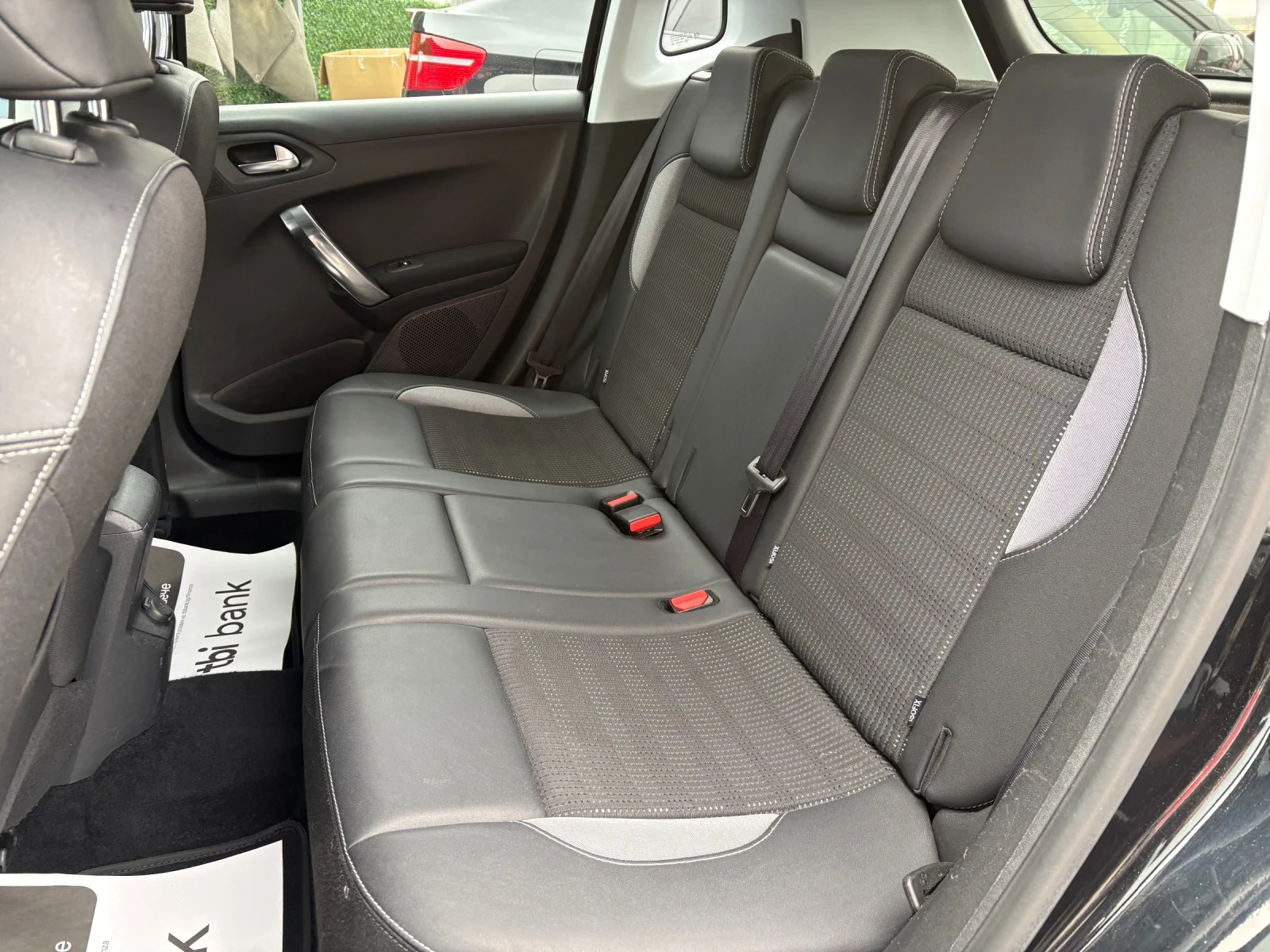 Peugeot 2008 1.6HDI* ALLURE* ЛИЗИНГ* БАРТЕР* , снимка 9 - Автомобили и джипове - 54026493