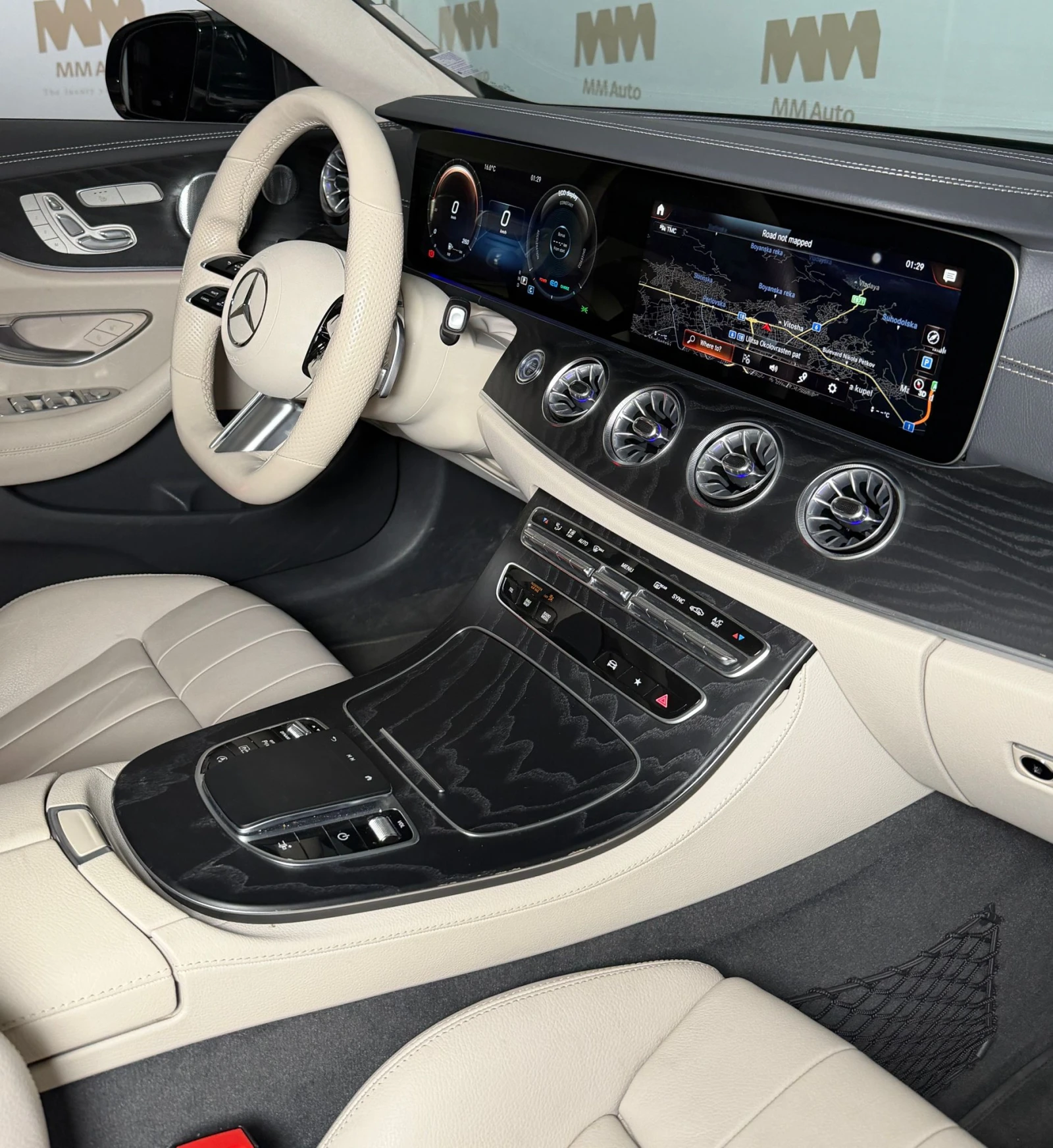 Mercedes-Benz E 450 Coupe* AMG* 4Matic* Burmester* Pano, снимка 10 - Автомобили и джипове - 54124636