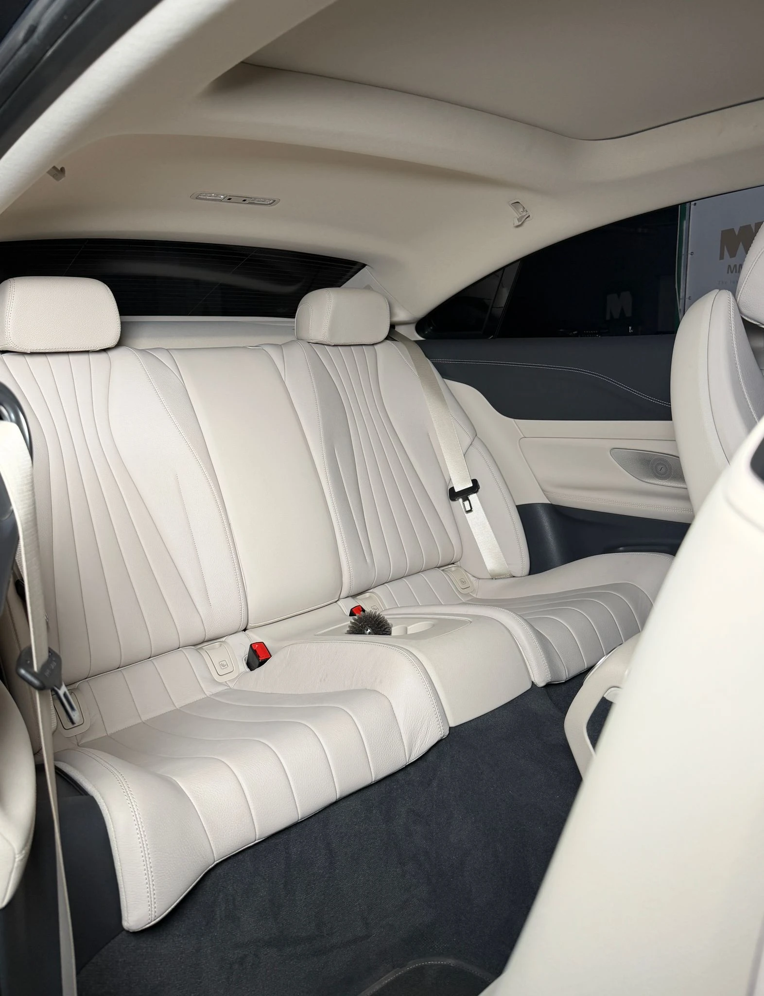 Mercedes-Benz E 450 Coupe* AMG* 4Matic* Burmester* Pano, снимка 12 - Автомобили и джипове - 54124636