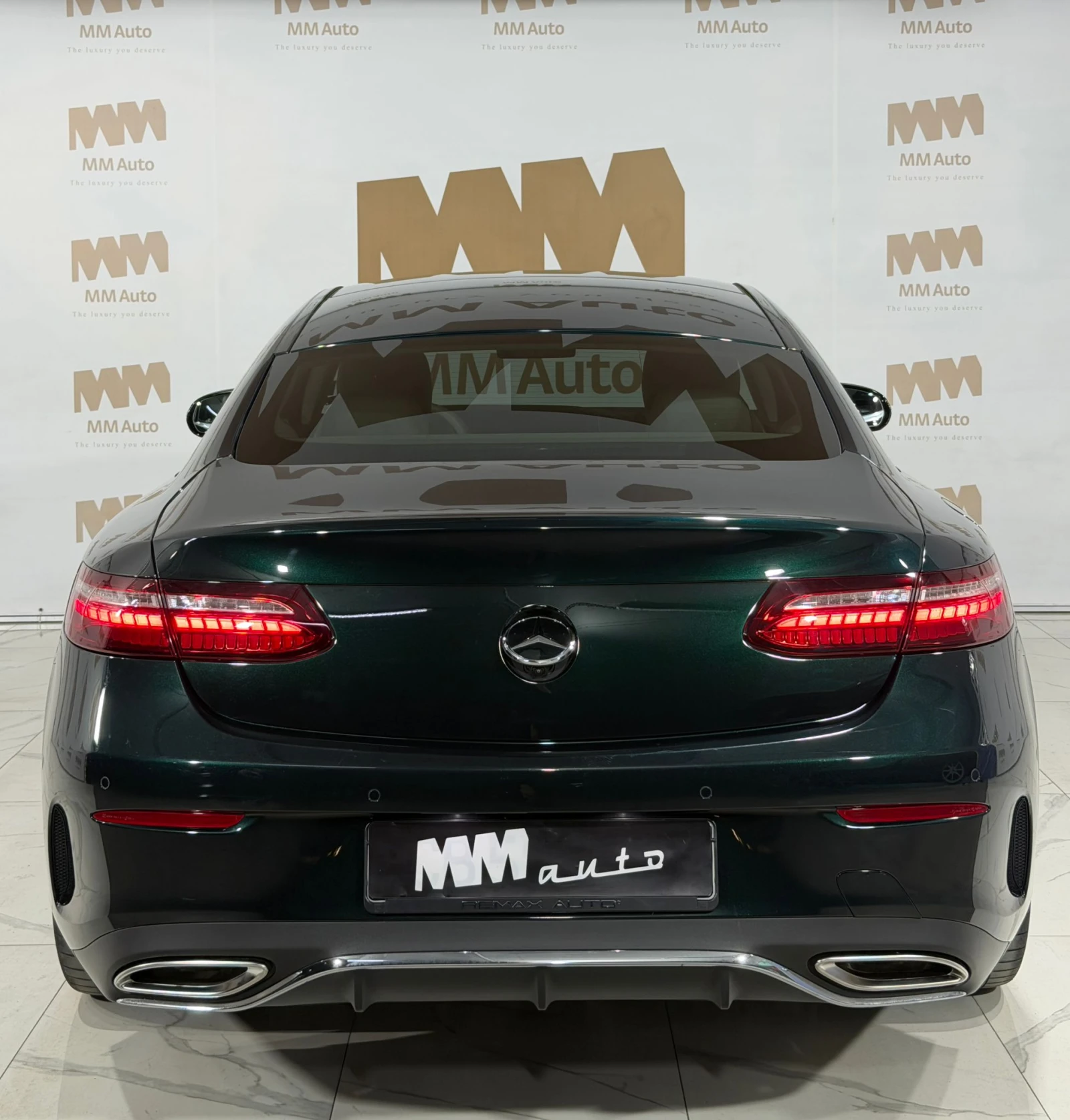 Mercedes-Benz E 450 Coupe* AMG* 4Matic* Burmester* Pano, снимка 5 - Автомобили и джипове - 54124636