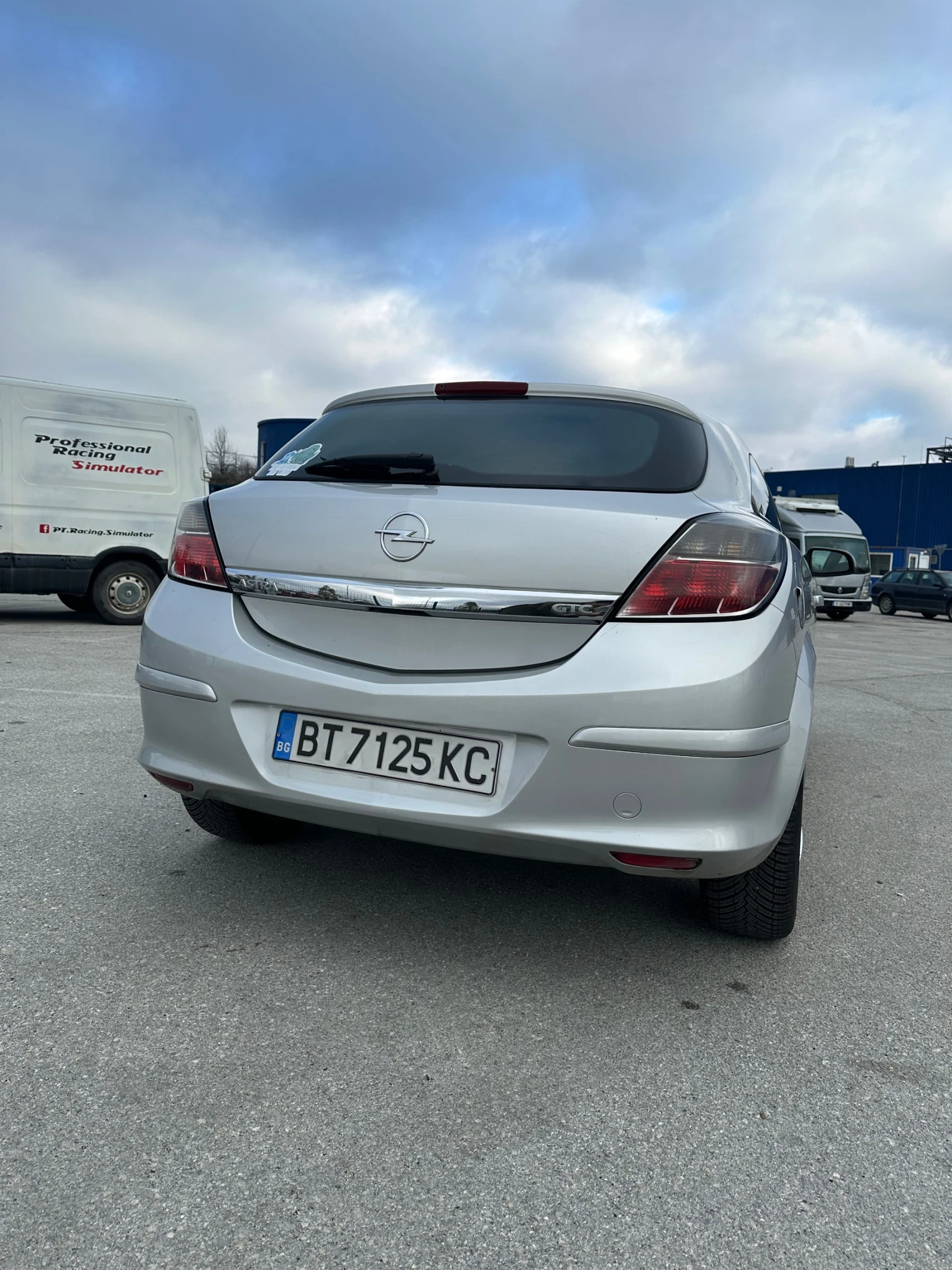 Opel Astra 1.9 cdti, снимка 2 - Автомобили и джипове - 54896759