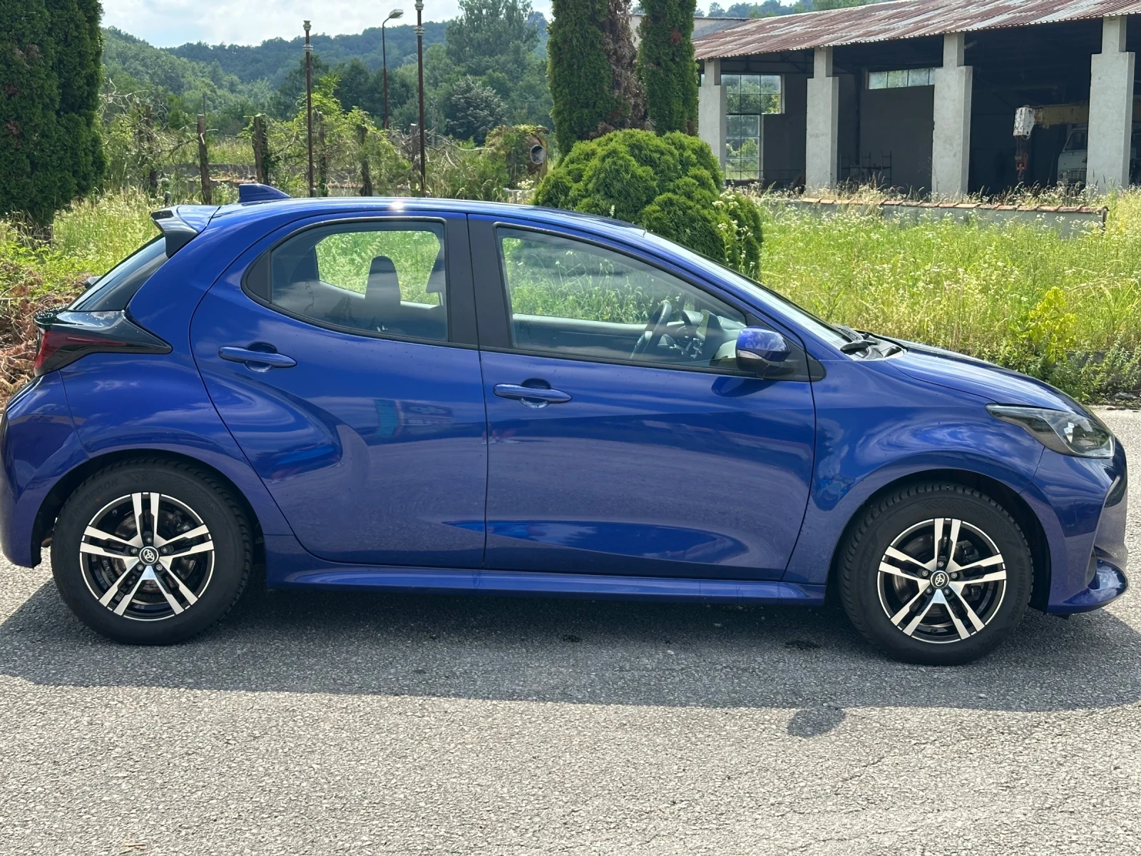 Toyota Yaris 1.5 HYBRID 2022г 38 хил км!!!!!!!, снимка 8 - Автомобили и джипове - 55155675