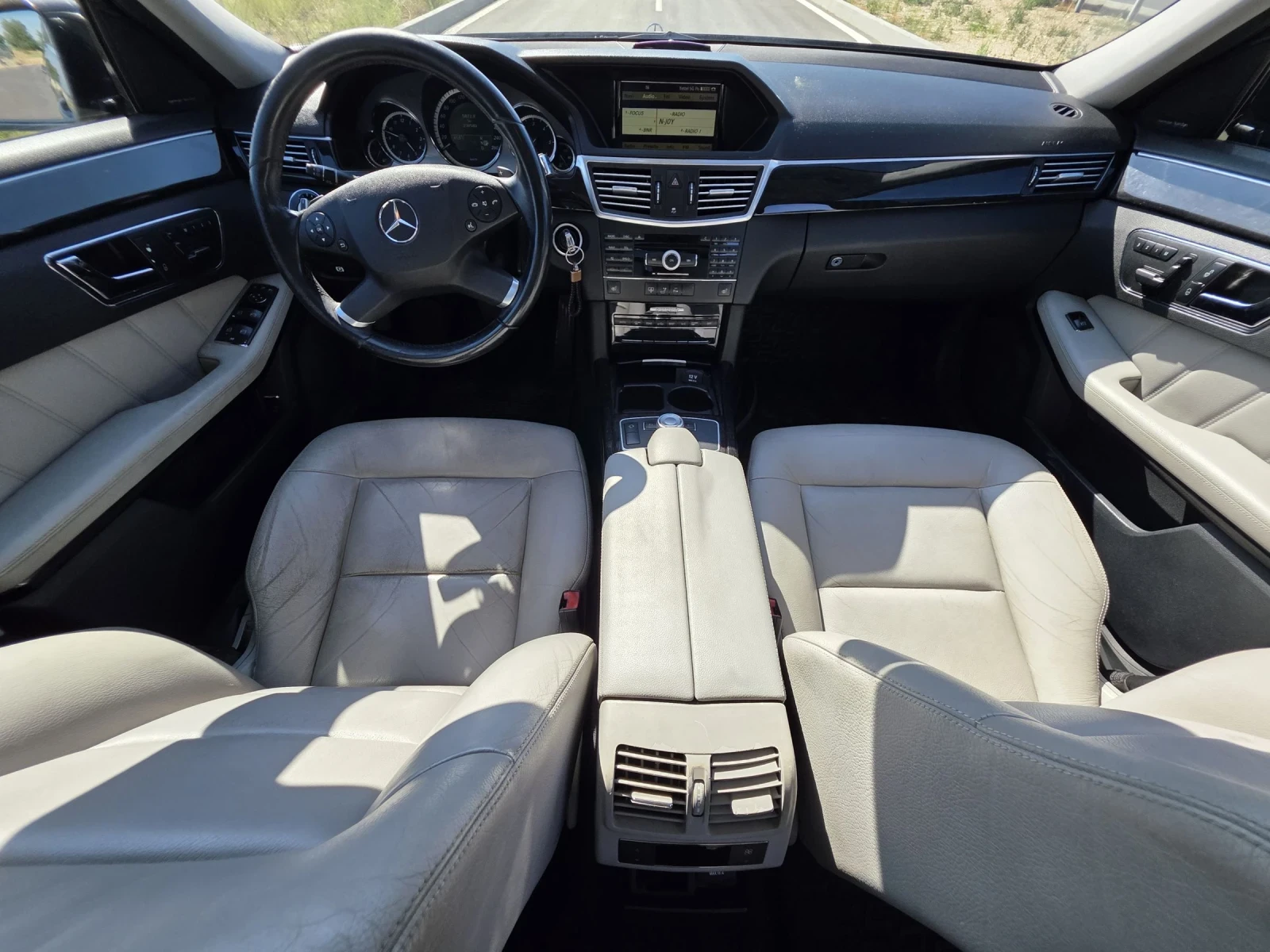 Mercedes-Benz E 350, снимка 8 - Автомобили и джипове - 55387363