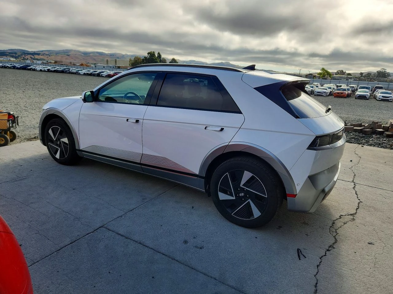 Hyundai Ioniq 5 LIMITED* ПОДГРЕВ* ПАНО* 360* КАМЕРА* LANE* ASSIST*, снимка 4 - Автомобили и джипове - 55422207