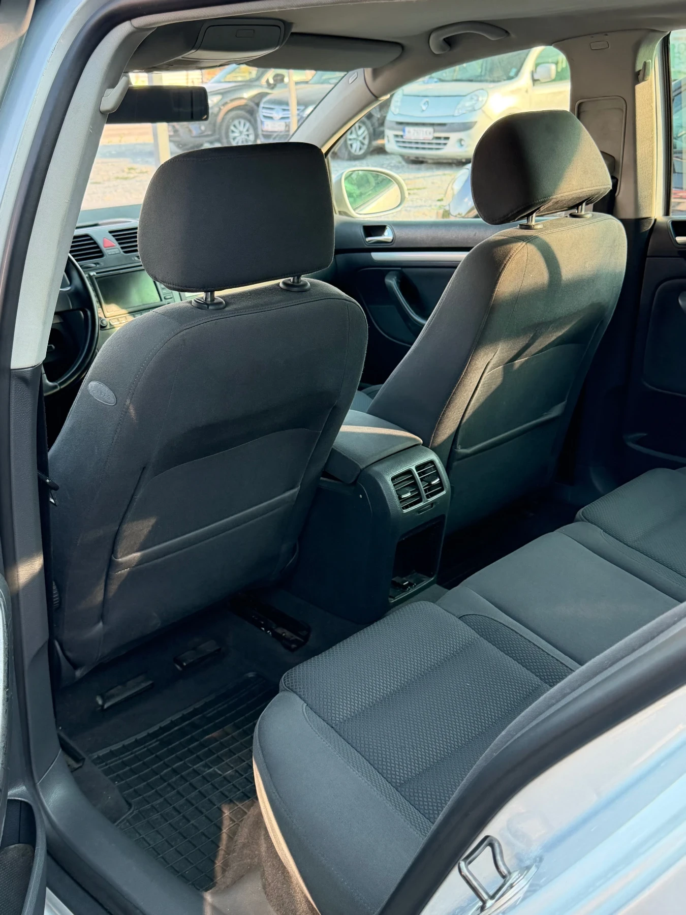 VW Golf 2.0 TDI - BKD, снимка 9 - Автомобили и джипове - 55691793