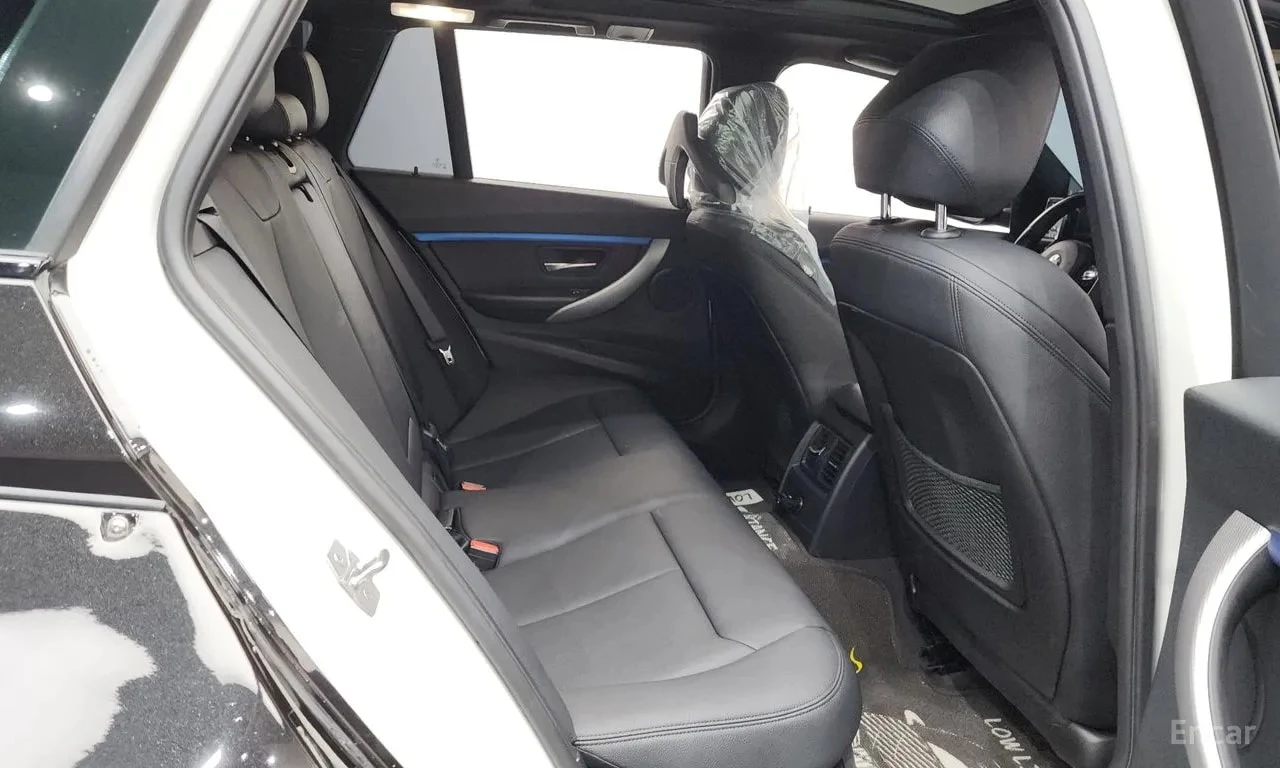 BMW 320 * 320d Touring M Performance * АВТОКРЕДИТ* ВЪЗДУХ*, снимка 11 - Автомобили и джипове - 56073208