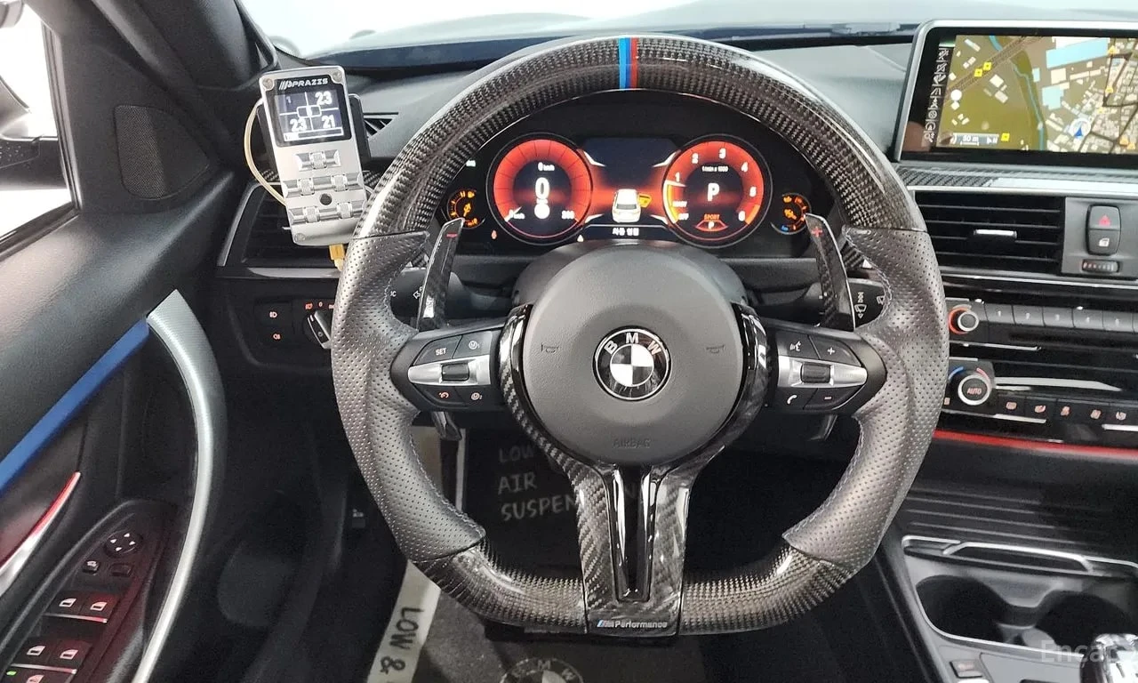 BMW 320 * 320d Touring M Performance * АВТОКРЕДИТ* ВЪЗДУХ*, снимка 13 - Автомобили и джипове - 56073208