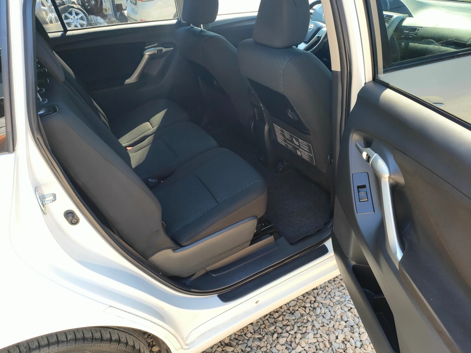 Toyota Verso 1.6i-132ks.Itali, снимка 14 - Автомобили и джипове - 56115733