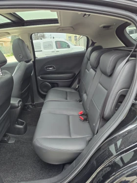 Honda Hr-v 1.5 i-VTEC Executive NAVI КОЖА Подгрев, снимка 11