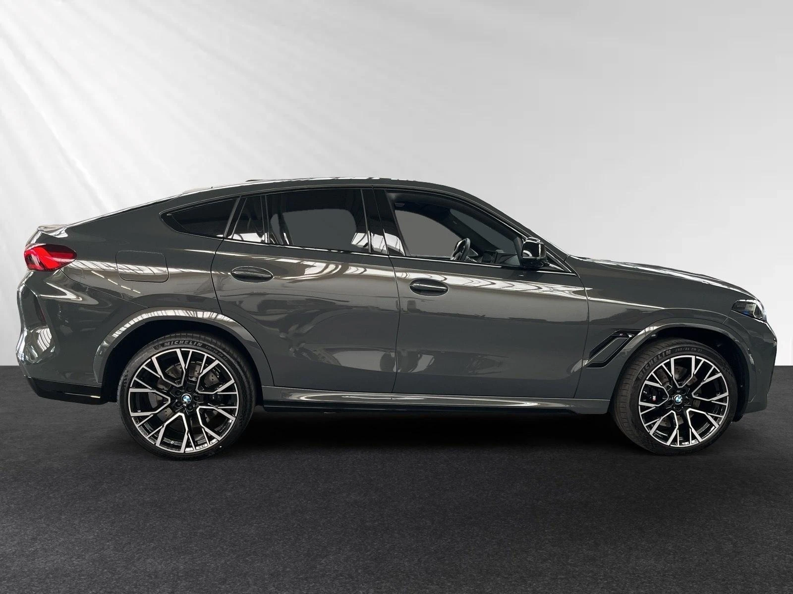BMW X6 M COMPETITION CARBON B&W SKY LOUNGE - изображение 4