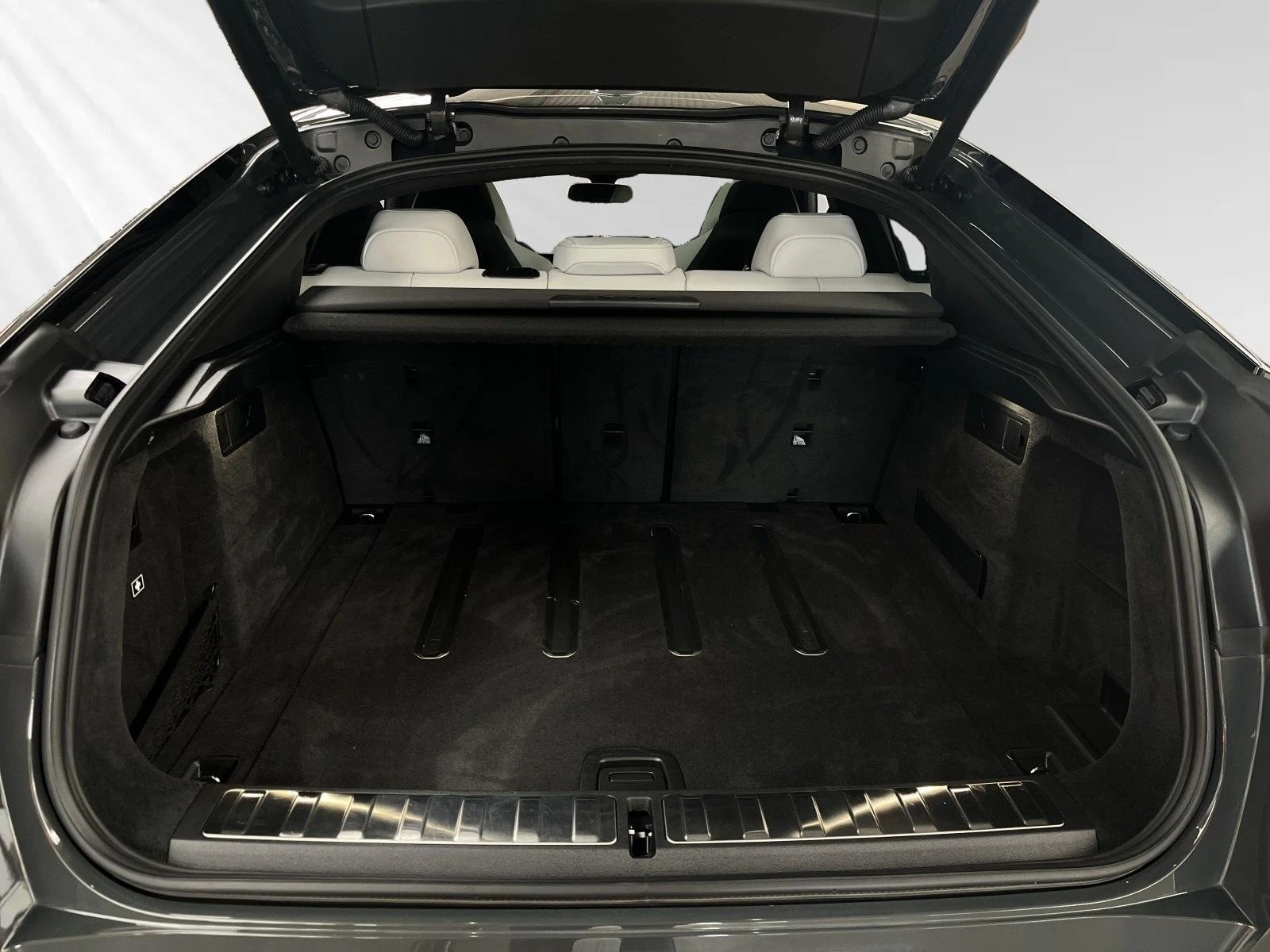 BMW X6 M COMPETITION CARBON B&W SKY LOUNGE | Mobile.bg   16