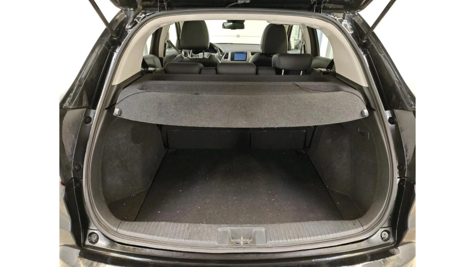 Honda Hr-v 1.5 i-VTEC Executive NAVI КОЖА Подгрев, снимка 15 - Автомобили и джипове - 53736528